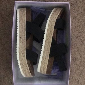 STEVE MADDEN black slip on espadrille sandals NW